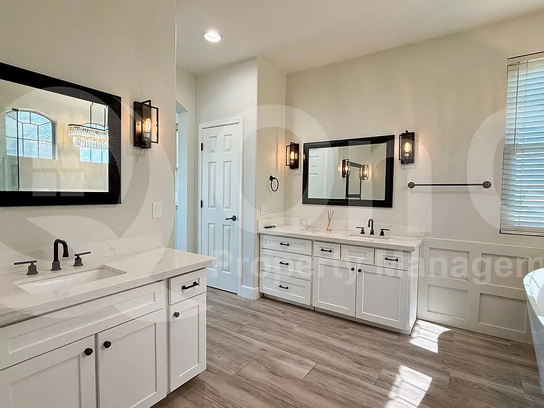 572 N Bell Dr — Photo 24