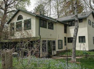 12753 N East Shoreland Dr, Mequon, WI 53092