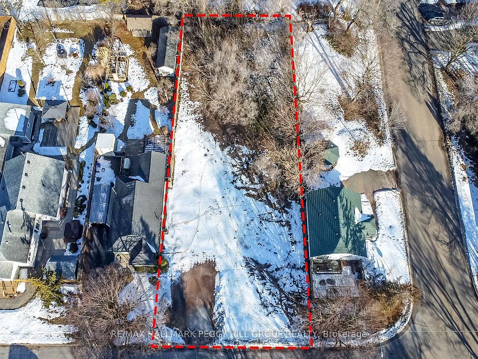 2nd image of 40 Perry St