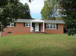 1403 Knob Creek Rd, Johnson City, TN 37604