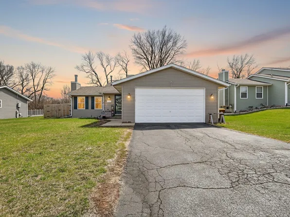 2683 Bluffside Dr, Rockford, IL 61109