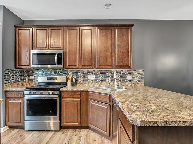 214 Lionel Dr — Photo 10