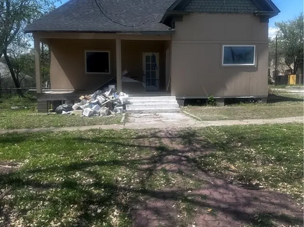 902 S 3rd St, Temple, TX 76501