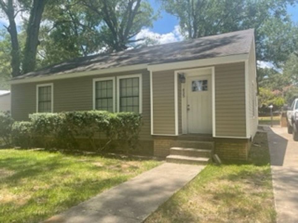 1st image of 435 Turkey Creek Dr