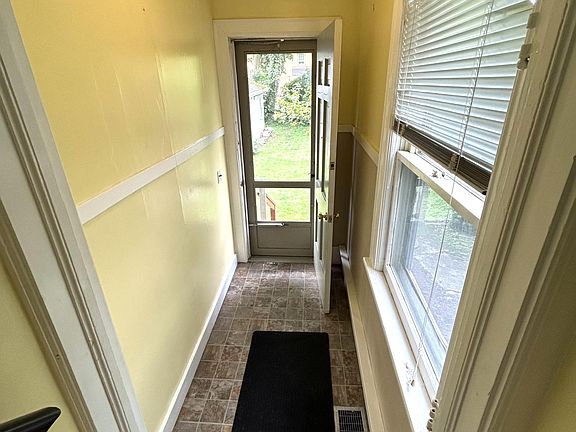 Private Entry Way