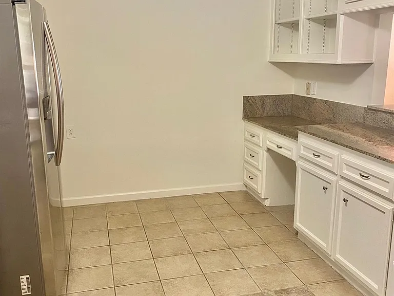 512 Wilmington Dr — Photo 8
