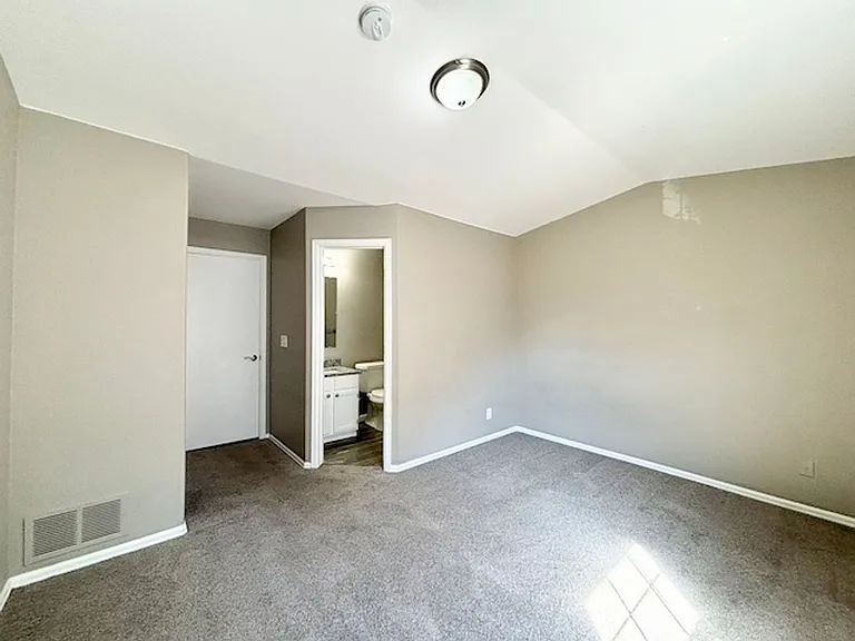 1044 S Paris Ct — Photo 13
