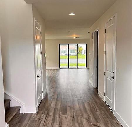 3rd image of 7179 Montereal Path