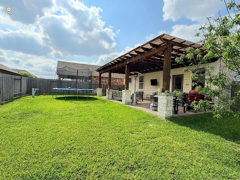 20703 Winghaven Dr — Photo 23