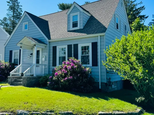 246 Gardner Avenue, New London, CT 06320