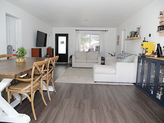 Living room/dinning room