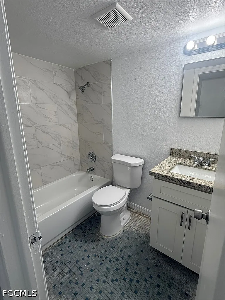 2 bed, 1.0 bath, 675 sqft, $1,200 — Photo 1