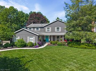 560 Marvis Dr, Bay Village, OH 44140