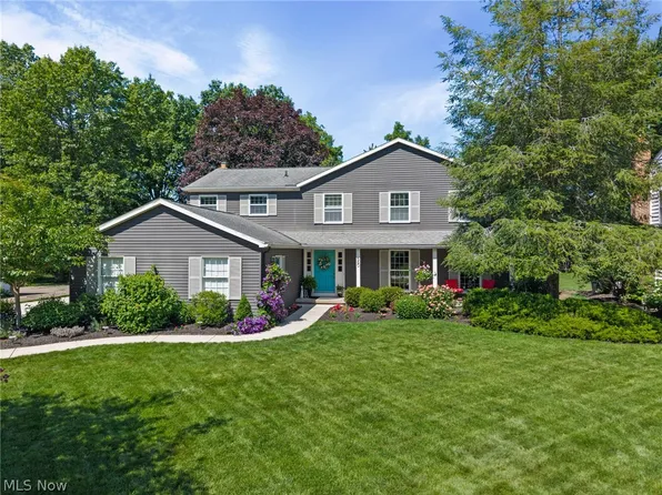 560 Marvis Dr, Bay Village, OH 44140