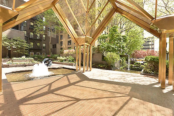 Sold by Sumitomo Real Estate Sales | media 19