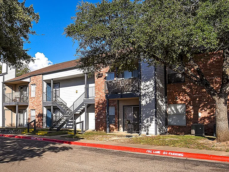 Centennial Place Apartments — Photo 6