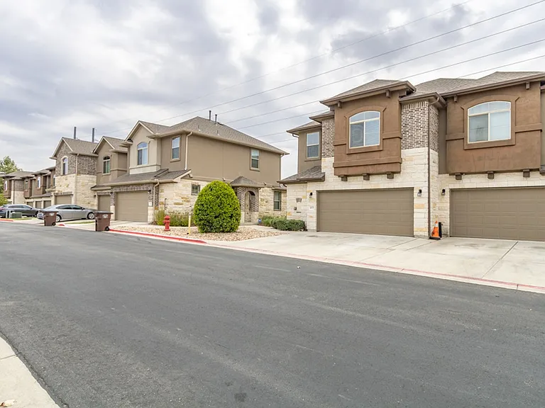 2880 Donnell Dr #4101 — Photo 2