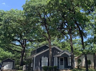 615 Roberts Cut Off Rd, River Oaks, TX 76114