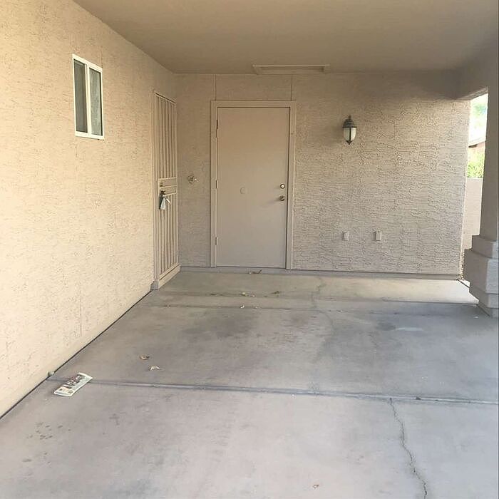2nd image of 1960 E Winged Foot Dr