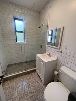 Bathroom, photo 1