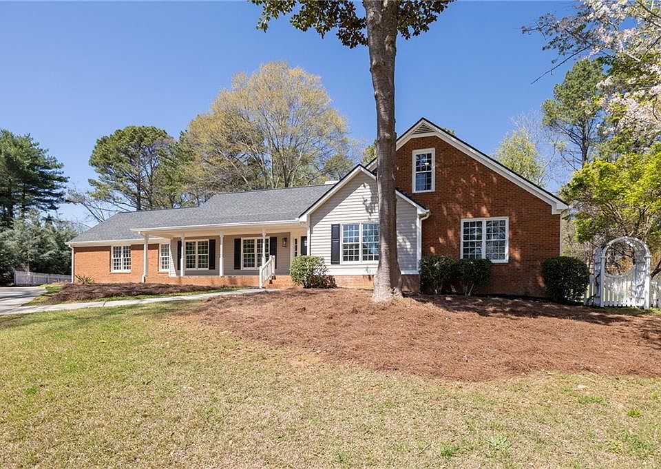 1st image of 315 Lucinda Ct