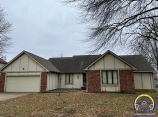 6219 SW 23rd St, Topeka, KS 66614