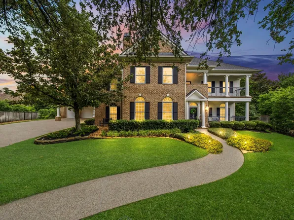 18 Dappled Sun Pl, Spring, TX 77381