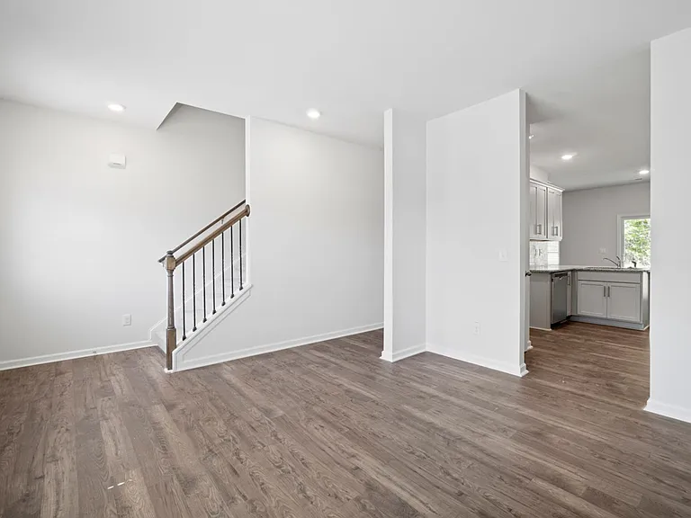 16117 Trenton Green Ln — Photo 10