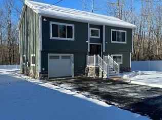 102 Wells Rd, Becket, MA 01223