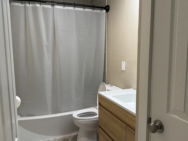 937 Vine St — Photo 14