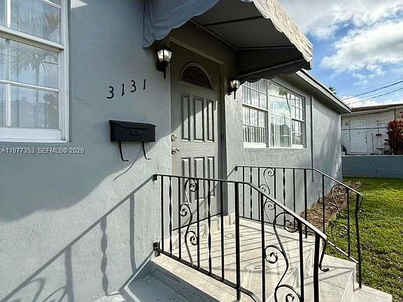 5th image of 3131 SW 2nd St