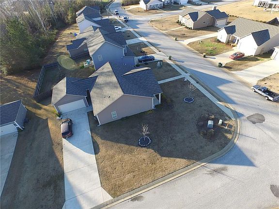 5th image of 2209 Cobblestone Dr