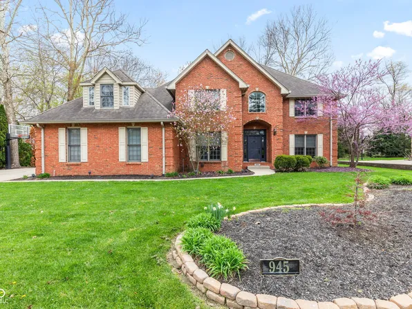945 Baywood Ct, Columbus, IN 47201