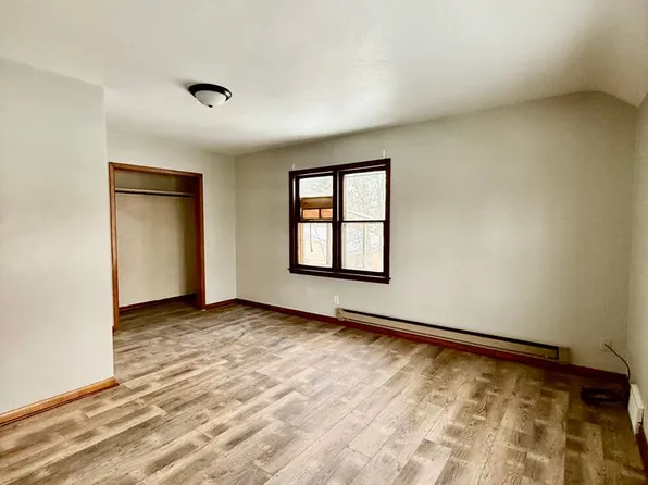 239 2nd Ave SE, 239 2nd Ave SE APT 2, Valley City, ND 58072