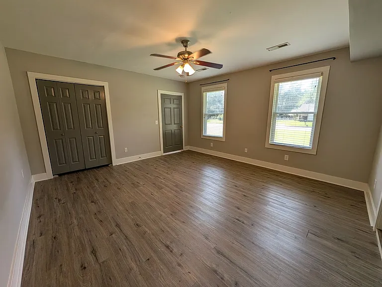 3704 Fairview St SW — Photo 7