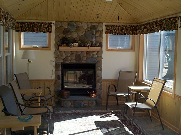 4-season sunroom