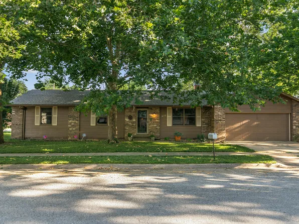 610 W Lombard Circle, Springfield, MO 65806