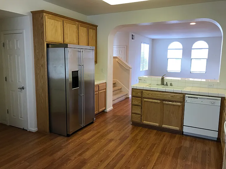 2209 Amaryllis Cir — Photo 4