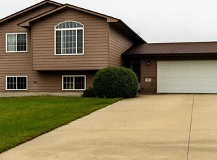 705 N Sioux Blvd, Brandon, SD 57005