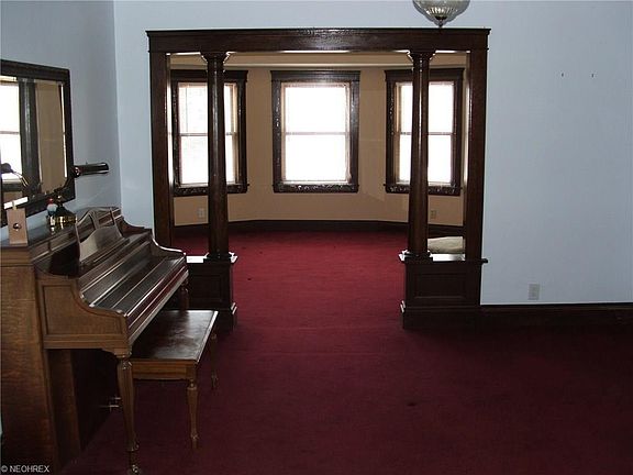 4th image of 3217 West Blvd