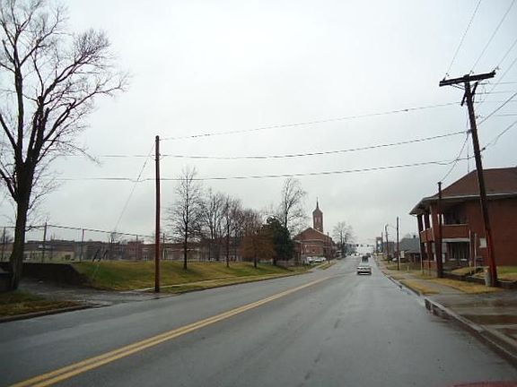 3rd image of 513 William St