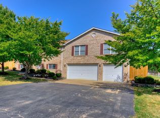 787 Barracksview Rd, Saint Louis, MO 63125
