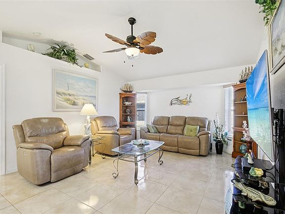 3rd image of 257 Medalist Rd