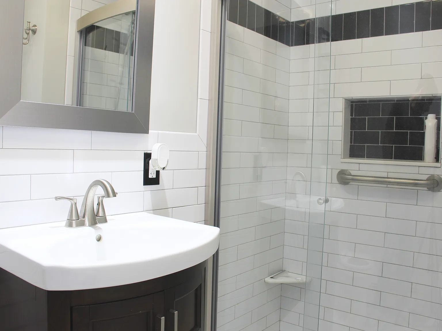 3 bed, 2500 sqft, $4,200 — Photo 4