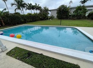 3414 W Lake Pl, Hollywood, FL 33023