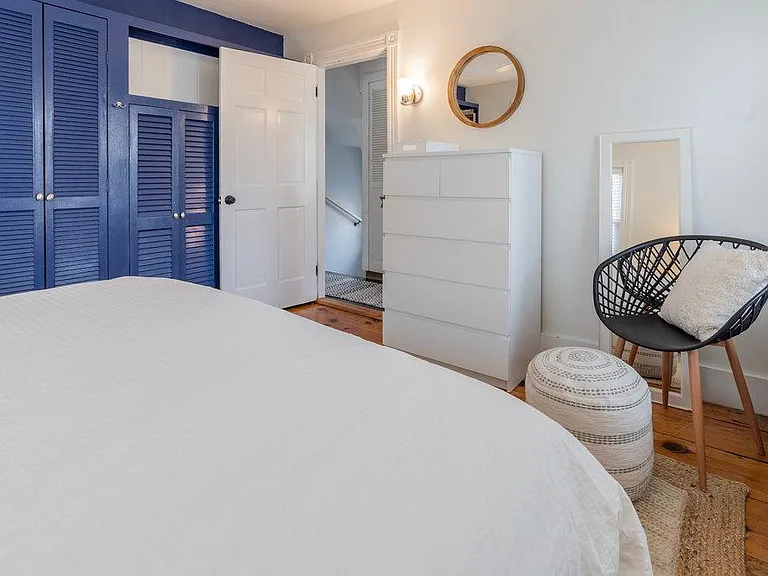 KING BEDROOM