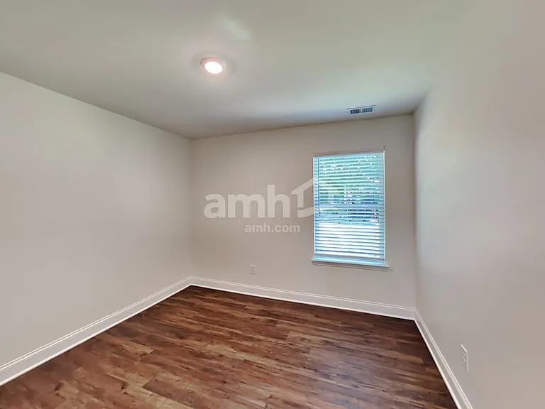2072 Windsor Park Ave — Photo 28