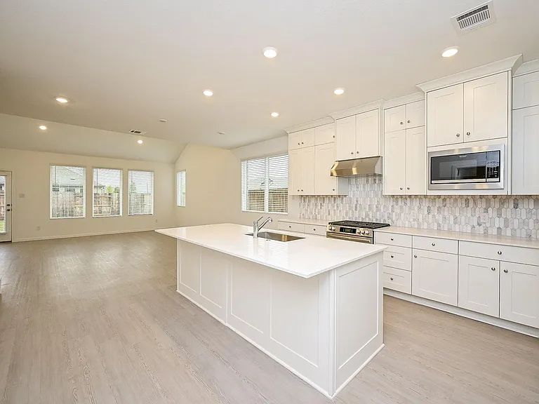 6427 Seafoam Lake Dr — Photo 20