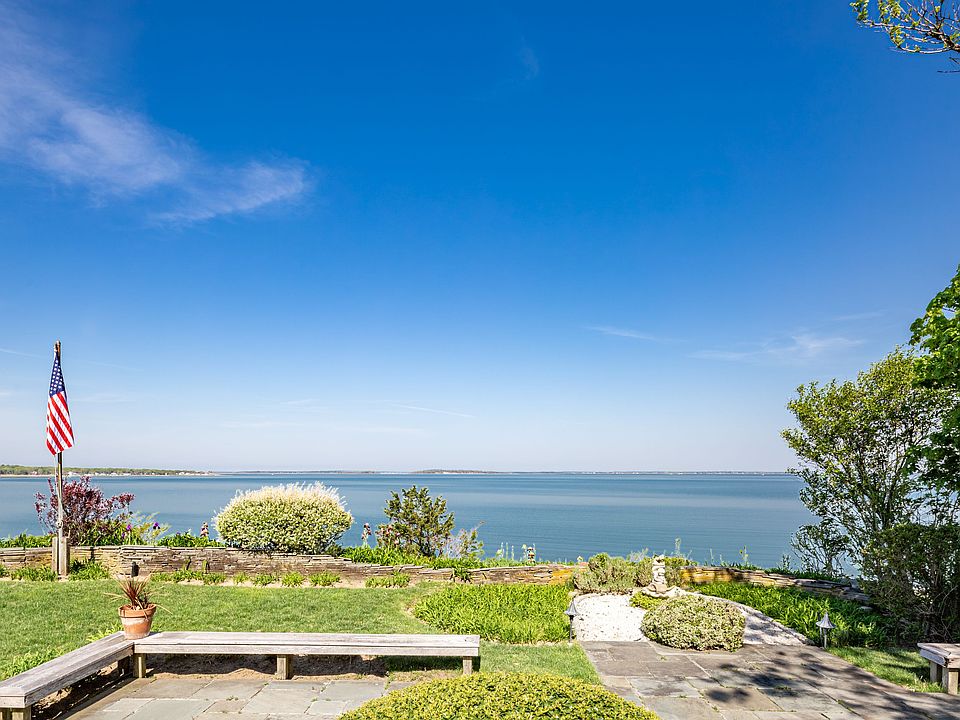 1st image of 15 Cliff Dr