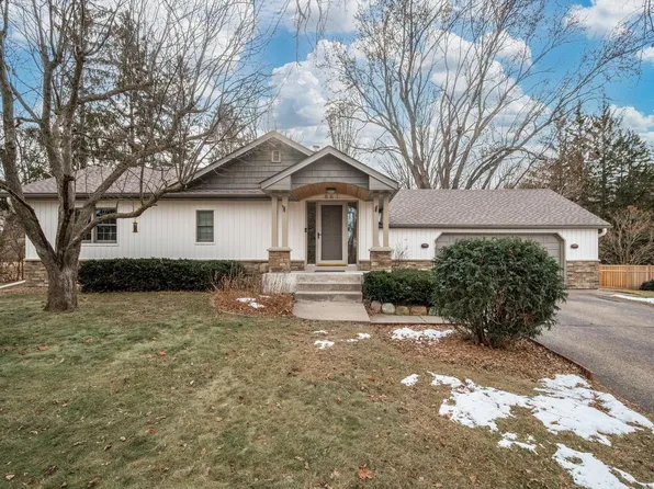 861 Park Place Dr, Mendota Heights, MN 55118